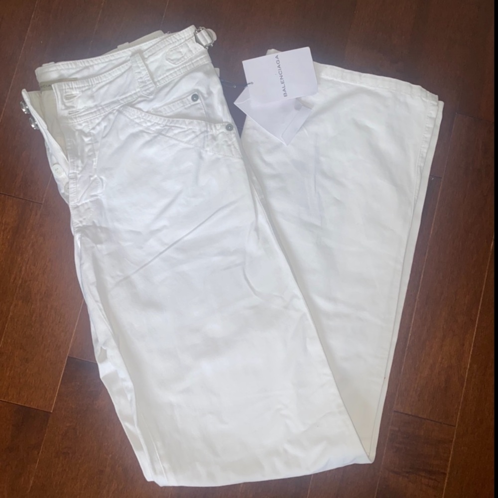 Balenciaga NWT white cargo pants size 38 FR. 6 US.